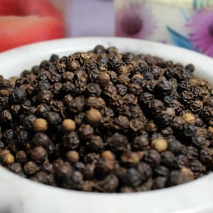 Black peppercorns - Fragrant and Spicy!