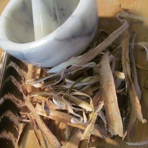 Witch Hazel Bark - Wild Crafted, Cut and sifted (Tea cut)