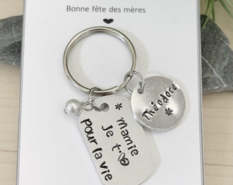 Hand-stamped Grandma keyring, Grandma I love you for life with grandchildren's first names, personalized Mother's Day gift