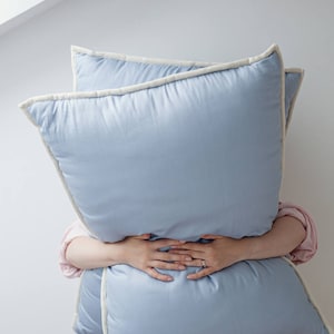 Kissen aus Wolle. Handgemachte Kissen mit natürlicher Schurwollfüllung. Bio Kissen. Woll Kissen.