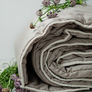 Duvet King. Winter Warm Wool Comforter for Master Bedroom Decor