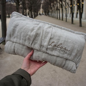The ideal gift for a traveler in your life, this road cushion ensures comfort wherever the journey may take them.