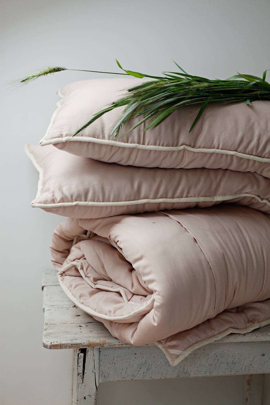 King Pink Comforters Set of King Comforter and King Size Pillows