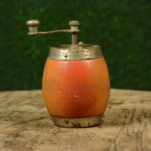 Vintage Holz Pfeffermühle, PEPER MILL GRINDER, rustikale Wohnkultur, Küche Dekor, Restaurier Dekor voll einsatzfähig