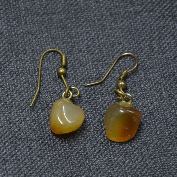 Amber earrings - Vintage amber earrings - Pierced earrings - Oval stones - Vintage milky amber earrings - Gift idea -