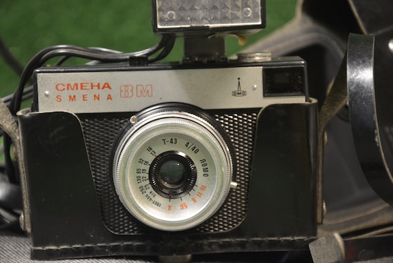 Smena 8 M カメラとフラッシュ - ヴィンテージの実用カメラ - 写真