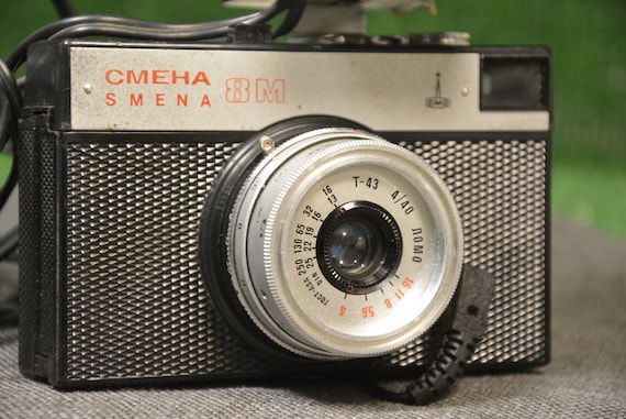 Smena 8 M カメラとフラッシュ - ヴィンテージの実用カメラ - 写真