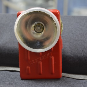 Red signal lantern - Unused pocket flashlight - Factory flashlight - Vintage red lantern - Camping pocket lantern - 1970&#39;s