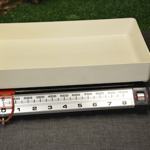 Household scales - Vintage kitchen scale - Working unused kitchen scales - Balance of household 8 kg - Weighing scales - Kitchen decor