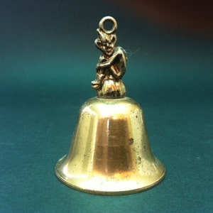 Vintage Brass Bell, Featured Women Bell, Vintage Bell, Art Collectible, Art Colection, Brass Collectible, Home Decor