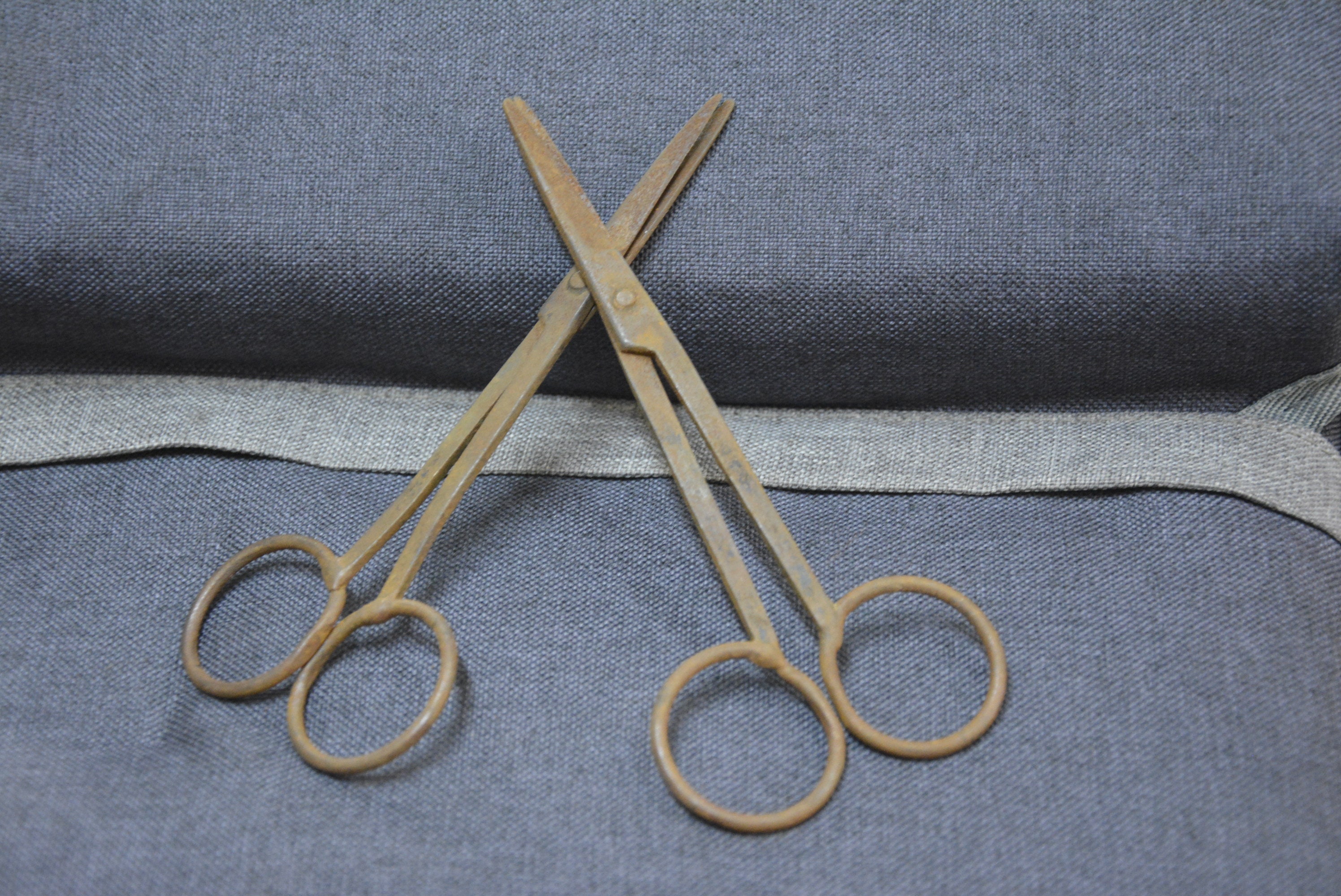 Elegant Small Scissors for Paper Crafting, Beauty or Seamstress, Available  in Gun Metal or Red Bronze 