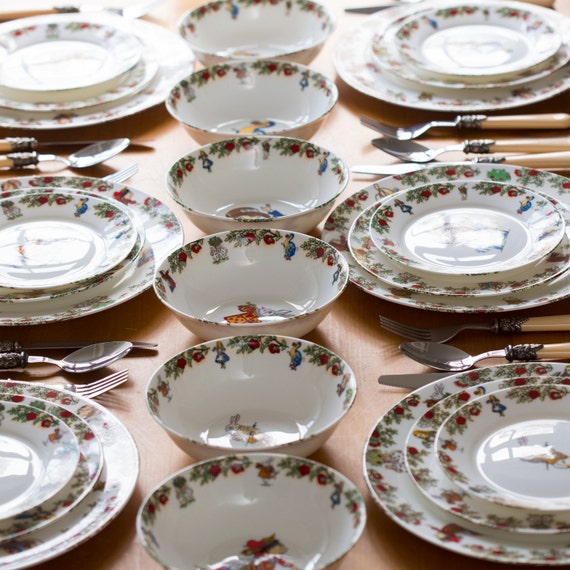 Alice In Wonderland 8 Piece Dinner Service