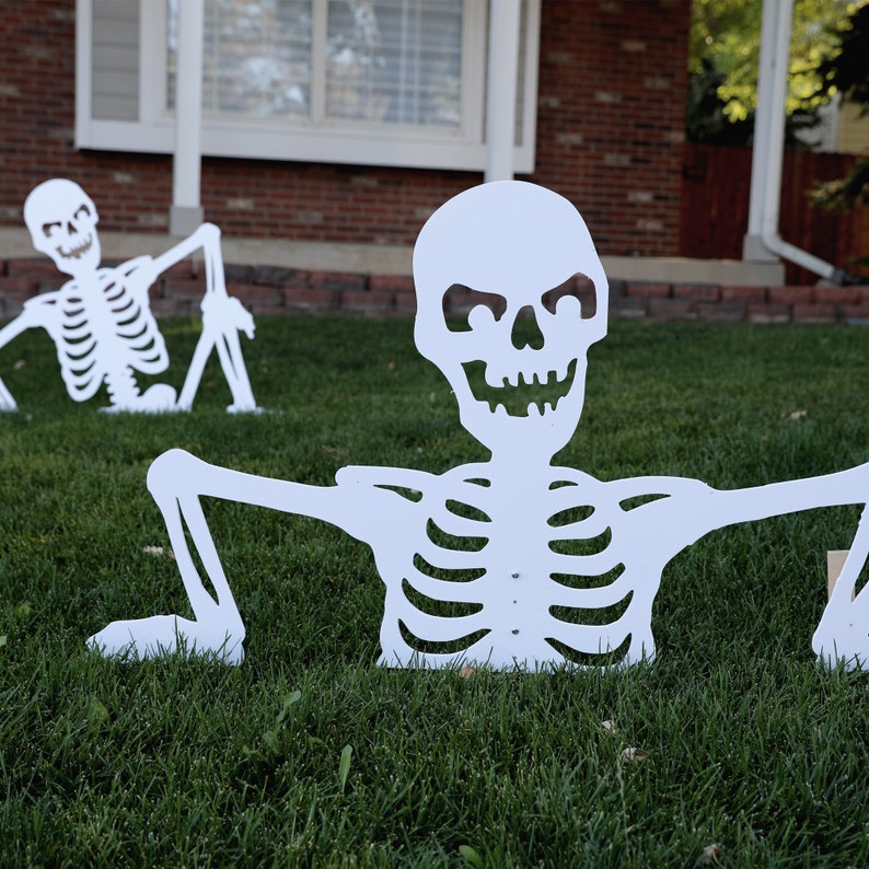 Halloween Skeleton Yard Art Set.