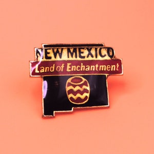 New Mexico Land of Enchantment Vintage USA state Enamel Lapel Pin