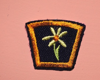 Flower Mini Daisy Badge Vintage Purple Patch