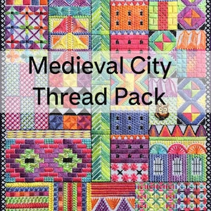 Pode incluir: Um padrão de ponto cruz colorido com uma variedade de formas geométricas e desenhos. O padrão é intitulado "Medieval City Thread Pack".