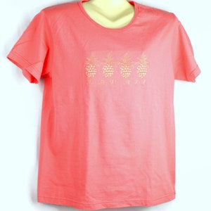 Hawaii Pineapple Embroidered Women&#39;s T Shirt Cotton Soft NWOT Coral Med