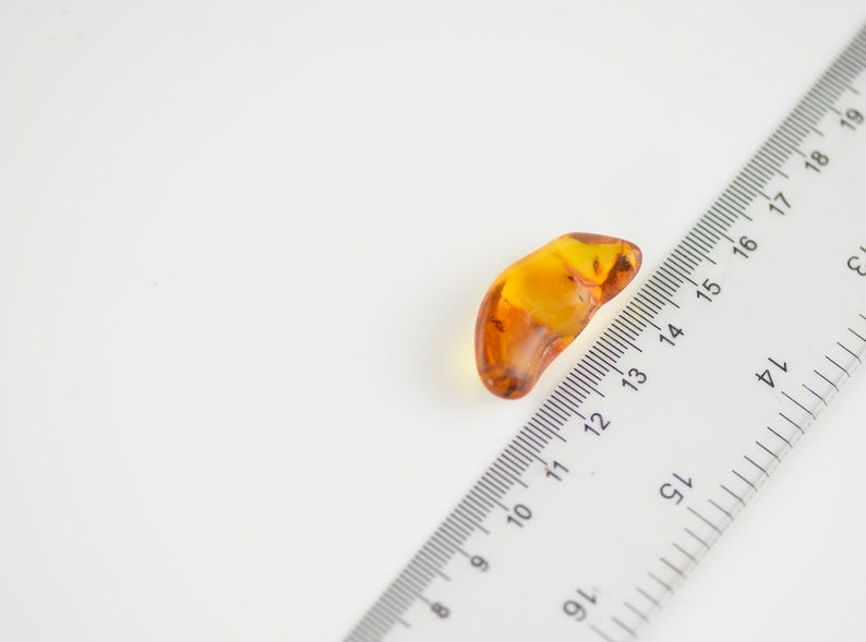 nn04 Amber stone Honey color amber 3,4 grams 1 piece Natural amber piece