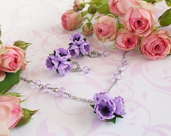 Collier pendentif et boucles d'oreilles violets Parure de bijoux mauves Cadeau Parure de bijoux fleurs Boucles d'oreilles fleurs lilas Collier fleurs Pendentif floral violet