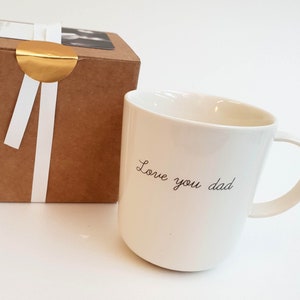 Tasse mit der Aufschrift „Ich liebe dich, Papa“.