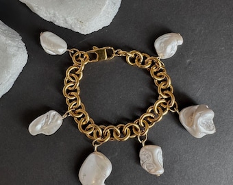 Pulsera de cadena gruesa bañada en oro y perlas de múltiples conchas: joyería atrevida de acero inoxidable