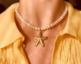 Collier pendentif étoile de mer en or : tour de cou tendance en perles d'eau douce