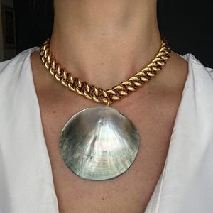 Large Real Clam Shell Pendant Necklace with gold chunky chain