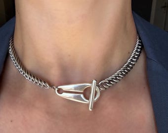 Grovt silverhalsband med ormkedja: Modern 90-talsstil