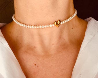 Ras de cou coeur en perles fines : pendentif plaqué or 24 carats, fait main en Grèce