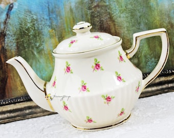 Sadler Rosebud Pink Floral Teapot - England