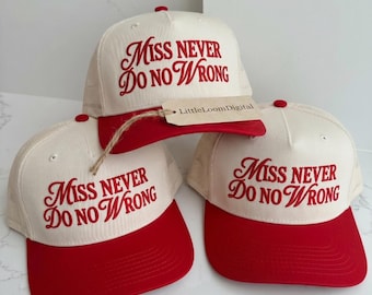 Miss Can’t Do No Wrong Trucker Hat Stickdatei, lustiges Cowgirl Zitat Cap Design, Western Trucker Hut Snapback-Datei PES DST JEF