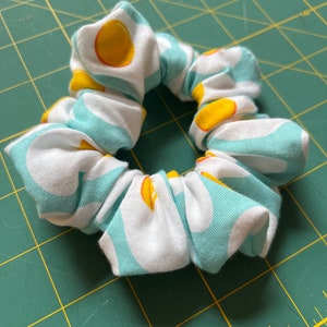 HAIR SCRUNCHIE