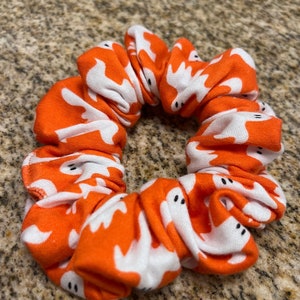 HAIR SCRUNCHIE