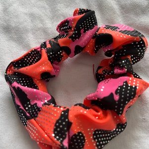 HAIR SCRUNCHIE