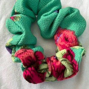 HAIR SCRUNCHIE