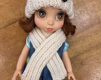 Animators Puppen Winterset bestehend aus Schal und Mütze in Beige Farbe