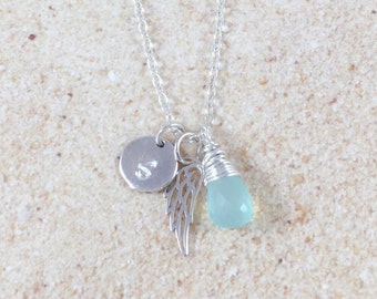 Aqua-chalcedoon engelenvleugelketting: sterlingzilveren initiële sieraden