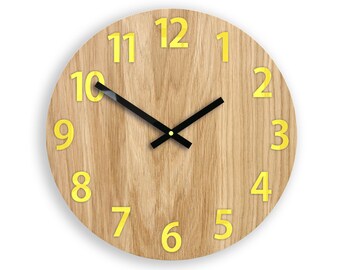 Reloj de pared de madera con números amarillos, Reloj de roble 33,5cm / 13,19" ModernClock