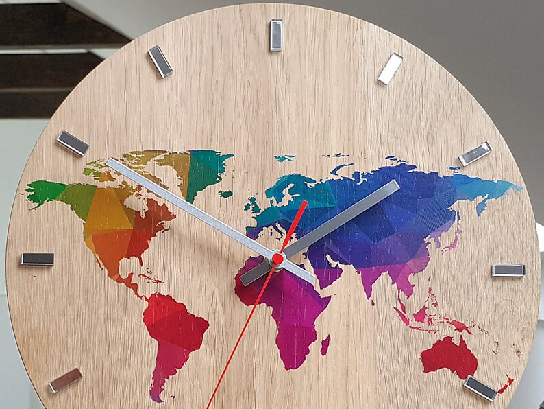 Grande orologio da parete OAK 13 in World Map Wall Clock Orologio in legno Colorfull Wall Clock Modern Wall Clock Geometric wall art unico immagine 3