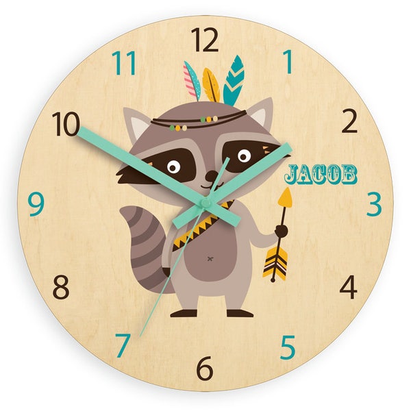 Horloge murale pour enfants - raton laveur avec nom personnalisé, horloge en bois, grande horloge - horloge pour enfants - horloge pour enfants - oeuvre d'art murale pour chambre d'enfants - bois