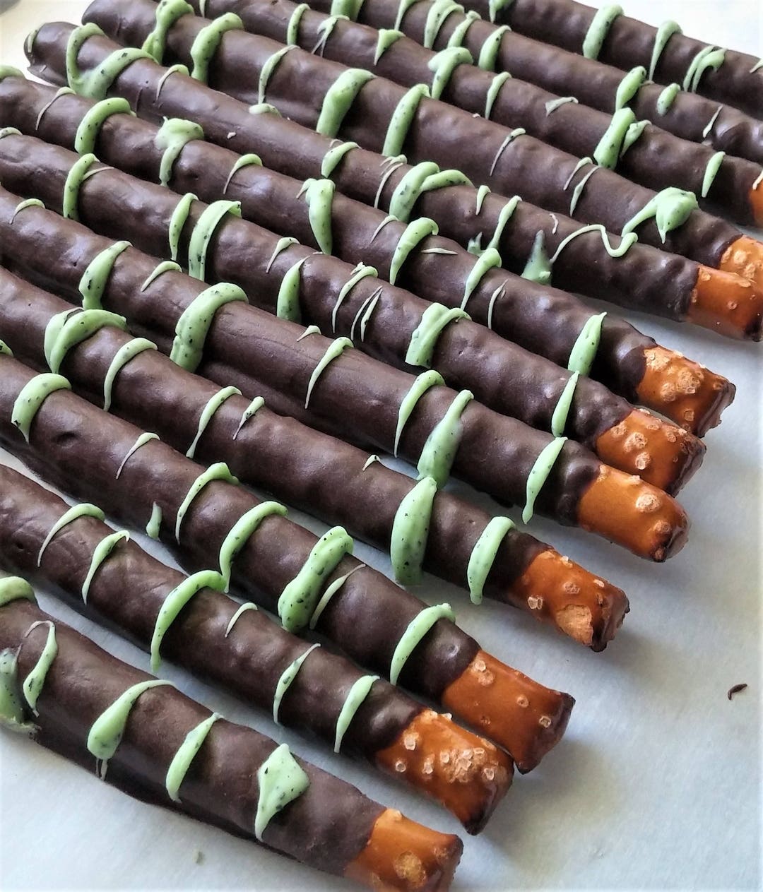 12 Mint Chocolate Covered Pretzels With Mint Chocolate Chip Drizzle Etsy