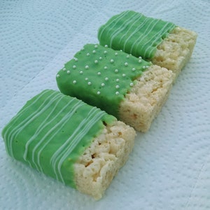 12 Green and White Chocolate Covered Rice Krispie Treats