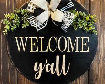 Welcome Ya&#39;ll Black front door wooden round sign, farmhouse door decor, newlywed housewarming gift, year round door hanger