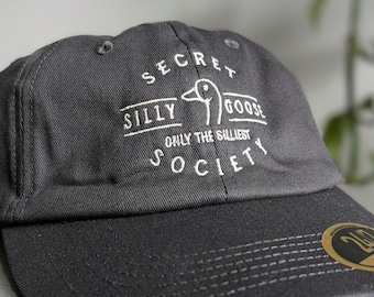 Gorra de papá de la Secret Silly Goose Society: gorra de algodón bordada