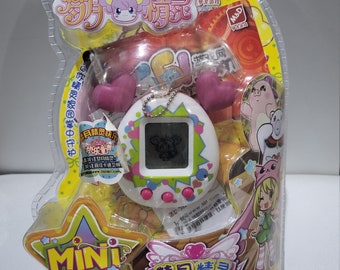 What does the inside of a Bitzee look like? Click here. : r/tamagotchi