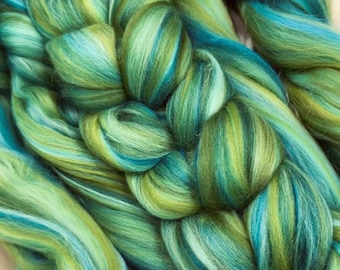 WOOL ROVING Meadow, 19 micron spinning wet felting roving, Shades of Green merino combed top,  Nuno Fiber, Spinning Wool, art yarn, BIG-5