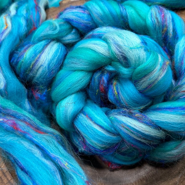 CLEARANCE ROVING--Blue Lagoon Turquoise Blue Spinning Roving, BLUE Weaving Roving, blue sky water Felting Wool, Blue Needle felting wool