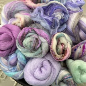 FIBER BUNDLE, Fairy Tales carding fiber mix, lavender pink blue green Spinning assortment, Art yarn kit, wet needle felting kit H-1