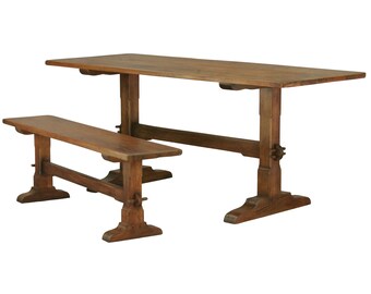 Mesa de banquete rústica de roble con banco, acabado antiguo, estilo pub inglés.