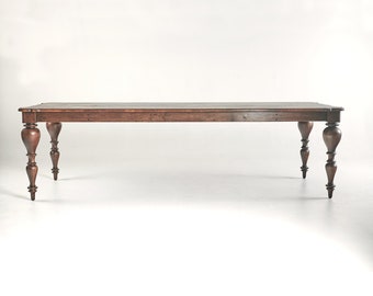 Mesa de comedor rústica de aliso hecha a mano, modelo 842, acabado antiguo, estilo campestre francés.